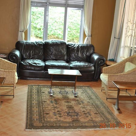 Little Woods Inn Mbarara 외부 사진