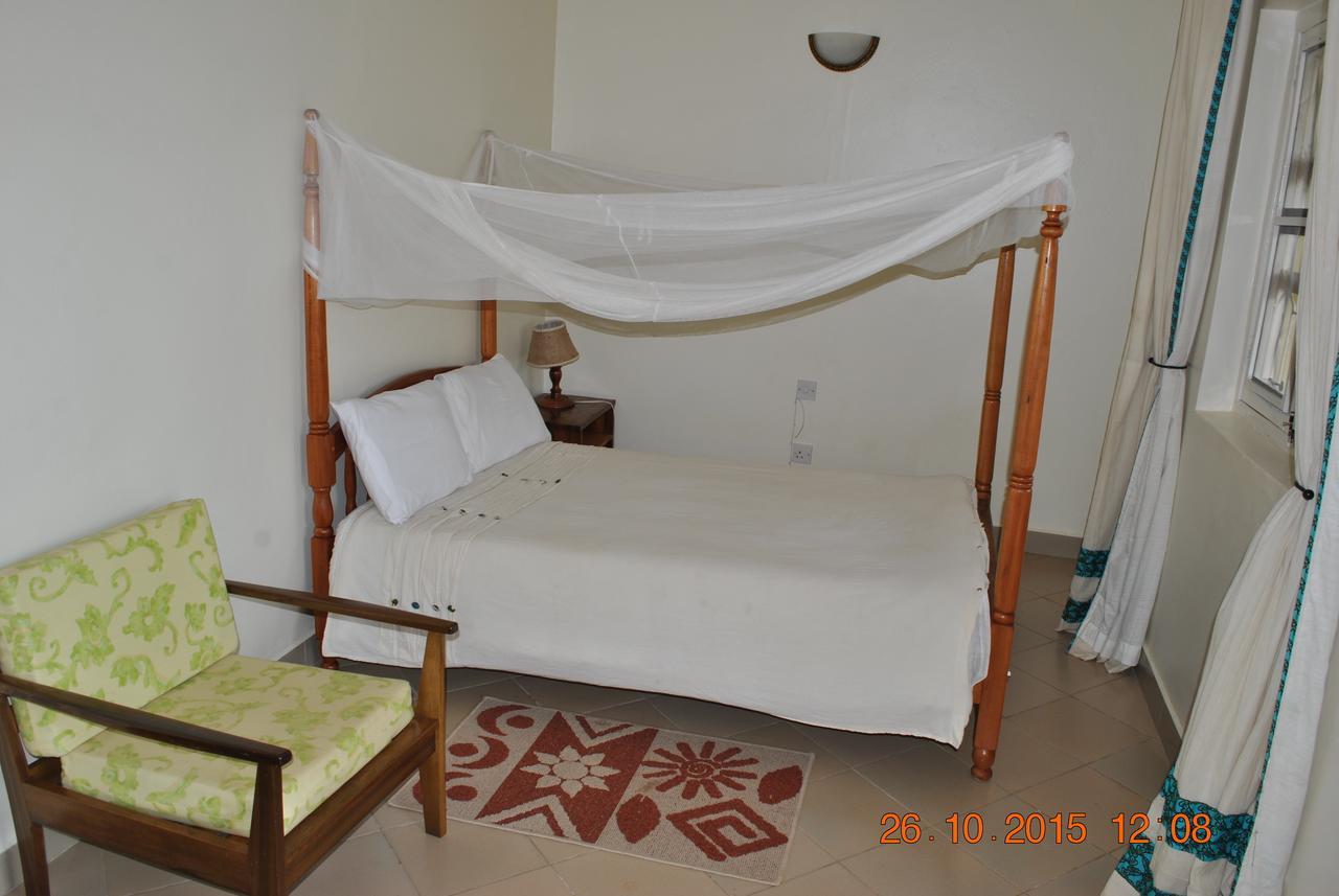 Little Woods Inn Mbarara 외부 사진