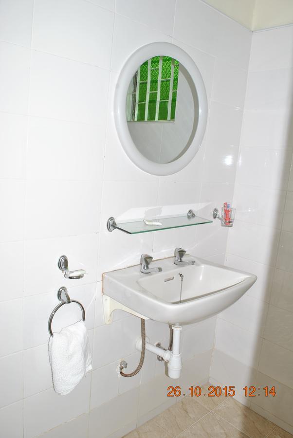 Little Woods Inn Mbarara 외부 사진
