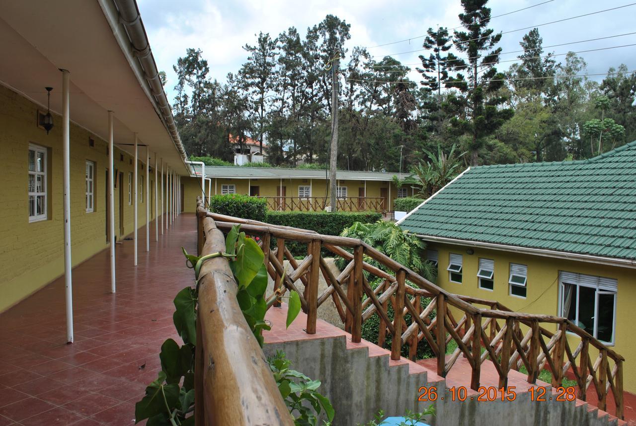 Little Woods Inn Mbarara 외부 사진